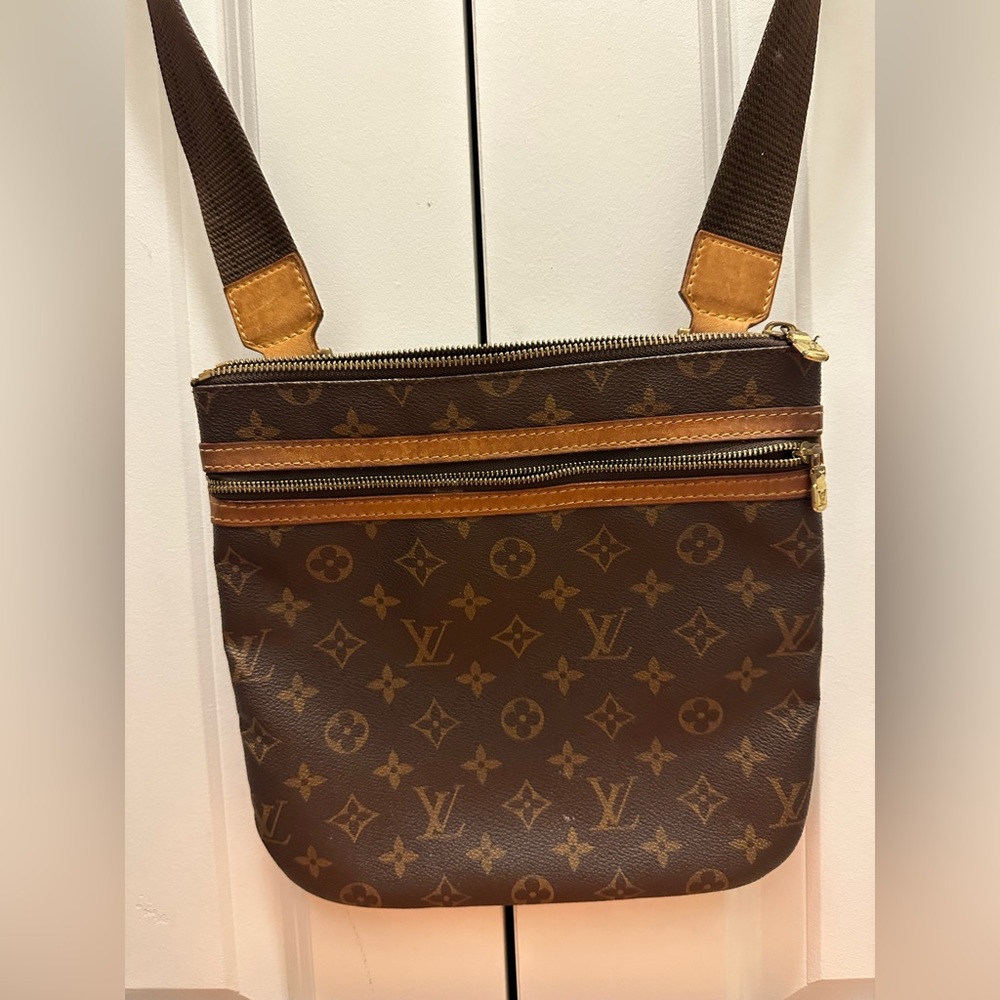 Louis Vuitton crossbody handbag
